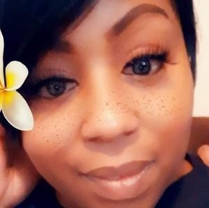 Meet your Posher, Anika